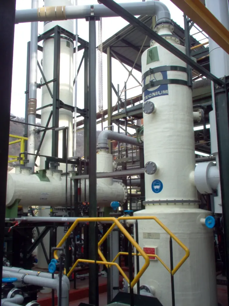 línea de decapado de acero con sistemas de extracción y lavado de gases TECNIUM