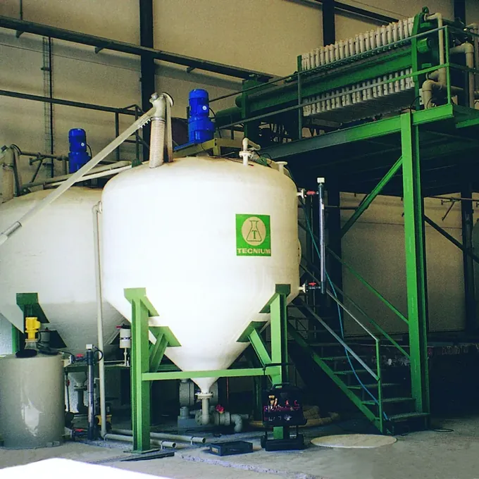 depósitos de plástico y PRFV TECNIUM para almacenamiento químico